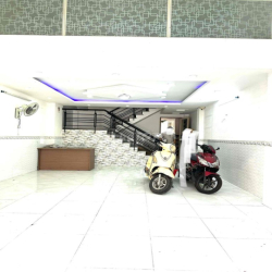 CHO THUÊ TOÀ NHÀ LÀM CHDV 5*25m 6LẦU  HXT PHẠM VĂN BẠcH