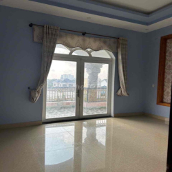 CHO THUÊ CĂN NHÀ 6 PHÒNG NGỦ 1 PHÒNG KHÁCH 1 BẾP ĐƯỜNG NHƯA