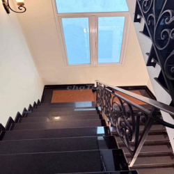 Biệt Thự MT Hoàng Văn Thụ Khu Sầm Uất 500m2 hồ bơi mới giá 5.000$/th