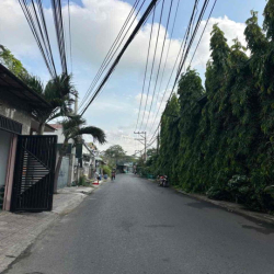 CHO THUÊ CĂN NHÀ 6 PHÒNG NGỦ 1 PHÒNG KHÁCH 1 BẾP ĐƯỜNG NHƯA