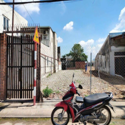 nhà vườn mặt tiền nhựa gần chợ chữ s.