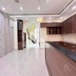 🔥 HOT Q2 | Villa Mới Đẹp Gần Cầu Sài Gòn - Gara Ô Tô - 4 Phòng Ngủ Giá