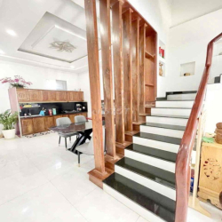 💎 Nhà mê TC 7x12,6m hẻm Nguyễn Tất Thành, thông Đinh Núp, nhiều lô khá