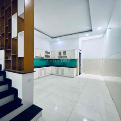 Cho Thuê Nhà Phố DT 250m2 1Trệt 3Lầu 5Pn 5Wc Hẻm Nhựa Sạch Sẻ
