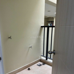 Cho thuê 2PN-2WC,67m2, giá 5.8 triệu,vào ở ngay, có ban công riêng