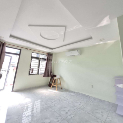 Cho Nữ thuê - 1 người - CMT8 Q3