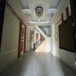 cho thuê nhà nguyên căn 3 lầu kdc chợ bình điền