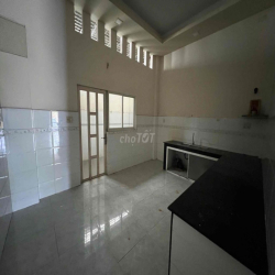 cho thuê nhà nguyên căn 3 lầu kdc chợ bình điền