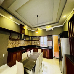 NHÀ LIỀN KỀ 4PN 5WC - 3 TẦNG - PARK RIVERSIDE LIÊN PHƯỜNG Q9