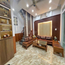 nhà ngõ 30 phạm văn đồng 95m x4T ô tô đỗ cửa