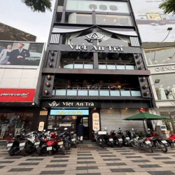 CHO THUÊ NHÀ NGUYÊN CĂN QUẬN 1 - NGAY VÒNG XOAY PHÙ ĐỔNG