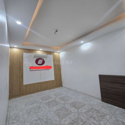 Cho thuê tầng 3 và 4 nhà mặt phố Thanh Nhàn tiện cư trú và văn phòng