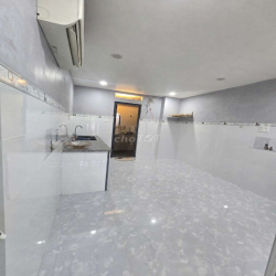 cho thuê mặt bằng 30m2 hẻm xe hơi Phạm Văn Hai (có thể ngủ lại)