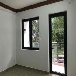 Cho thuê nhà MTNB đối diện công viên sát Aeon dt 4x20 xd 3,5 tấm