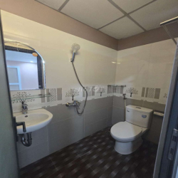 cho thuê mặt bằng 30m2 hẻm xe hơi Phạm Văn Hai (có thể ngủ lại)