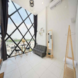 Cho thuê căn hộ duplex cửa sổ ban công , rộng thoáng ngay trung tâm q4