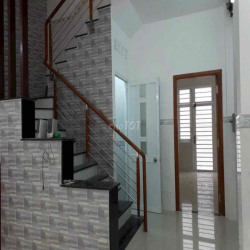 Cho thuê nhà nguyên căn P8 nhà đang sơn sửa mới