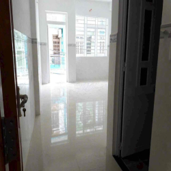 Cho thuê nhà nguyên căn P8 nhà đang sơn sửa mới