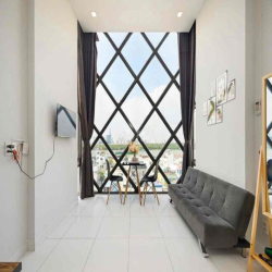 Cho thuê căn hộ duplex cửa sổ ban công , rộng thoáng ngay trung tâm q4