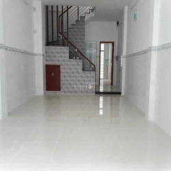 Cho thuê nhà nguyên căn P8 nhà đang sơn sửa mới