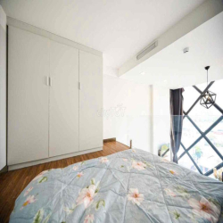 Cho thuê căn hộ duplex cửa sổ ban công , rộng thoáng ngay trung tâm q4