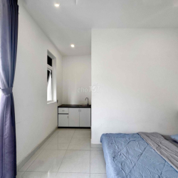 Căn hộ cao cấp BAN CÔNG lớn full nội thất ngay Cách Mạng Tháng 8 TB