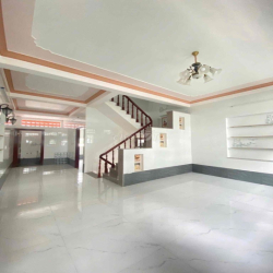 Nhà 2 lầu +sân thượng rộng KDC Nam Long