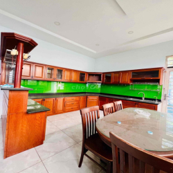 Cho Thuê Biệt Thự Sát Cầu Sắt Gò Vấp DT 10x50m 1Trệt 1Lầu 5Pn 3Wc