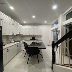 CHÍNH CHỦ CHO THUÊ NHÀ NGUYÊN CĂN HÀO NAM –HOÀNG CẦU  -TIỆN KINH DOANH