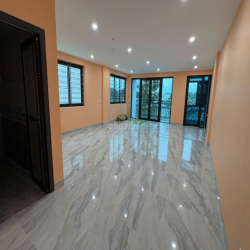 Văn phòng cạnh chợ Ngọc Thụy