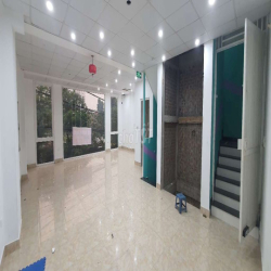 Cho thuê nhà làm văn phòng  và mặt bằng kinh doanh