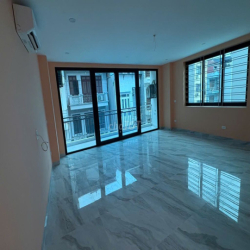 Văn phòng cạnh chợ Ngọc Thụy