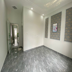 Cho thuê nhà MT 305A Nguyễn Trọng Tuyển P.10 Q. Phú Nhuận.