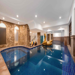 Cho thuê Biệt thự trung tâm Quận 2, DTSD: 1100m2, 7PN, có hồ bơi