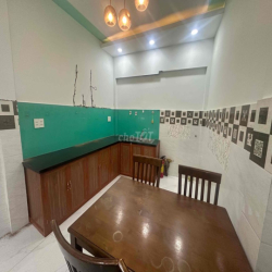 Hot! Cho thuê Nhà Nguyên Căn 2 Tầng Giá 14 triệu  Nguyễn Hữu Cảnh