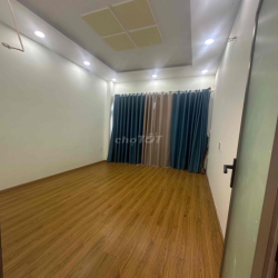 Hot! Cho thuê Nhà Nguyên Căn 2 Tầng Giá 14 triệu  Nguyễn Hữu Cảnh