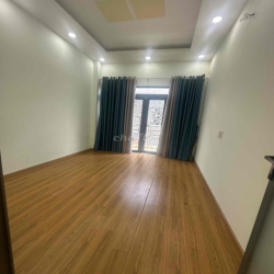 Hot! Cho thuê Nhà Nguyên Căn 2 Tầng Giá 14 triệu  Nguyễn Hữu Cảnh