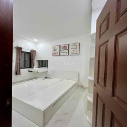 Cho Thuê Nhà Mới DT 180m2 1Trệt 3Lầu 4Pn 3Wc Sẳn Nội Thất Ngay Cầu Đồg