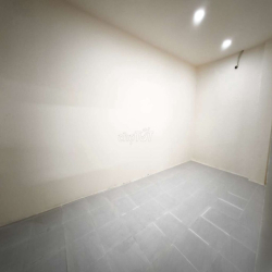 Kho xưởng mới Quốc lộ 13 250m2 giá 18tr.