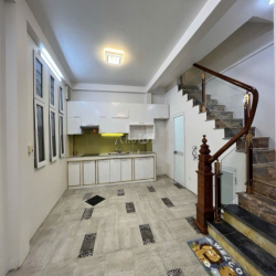 nhà ngõ 11 vương thừa vũ 65m x4T giá 16tr.th