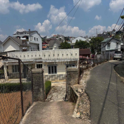 2 Mặt Tiền, 2 căn cấp 4 ở TTTP Đà Lạt, Lãnh Địa Đức Bà, 612,6m2, xe🚗,