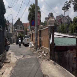 2 Mặt Tiền, 2 căn cấp 4 ở TTTP Đà Lạt, Lãnh Địa Đức Bà, 612,6m2, xe🚗,