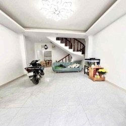 Cho Thuê Nhà 1 Trệt 2 Lầu 3PN Hẻm Xe Hơi Huỳnh Tấn Phát