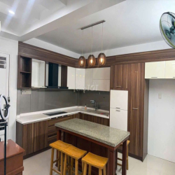 Cho thuê nhà Mới rộng rãi, trệt 3 lầu - HXH tránh nhau