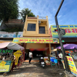 NHÀ NGUYÊN CĂN LÊ TRỌNG TẤN , 4M X 30M 1 TRỆT 2 LẦU VỊ TRÍ NGAY ĐÈN ĐỎ