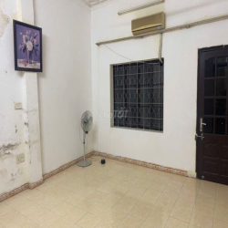 Chỉ 6tr -Cho thuê nhà Nguyễn Văn Cừ, 48m, 3PN, Ngõ ô tô tránh, full đồ