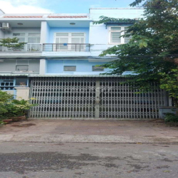 CHO THUÊ NHÀ KDC 586 TRỆT LỬNG LẦU CÓ SÂN SAU 