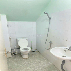 CHO THUÊ NHÀ KDC 586 TRỆT LỬNG LẦU CÓ SÂN SAU 