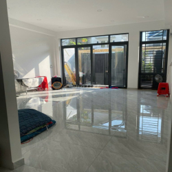 CHO THUÊ Nhà mới đẹp, đường Đặng Thùy Trâm rộng 12m, 3 Tầng, gần ĐHVL