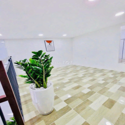 nhà gần mặt tiền đường số 9 Linh Xuân oto đỗ cửa full nội thất